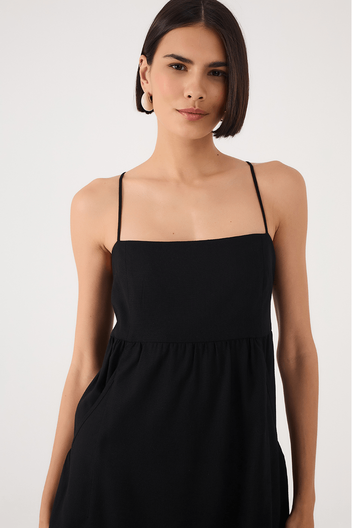 Vestido Curto Linho Bolsos Laterais