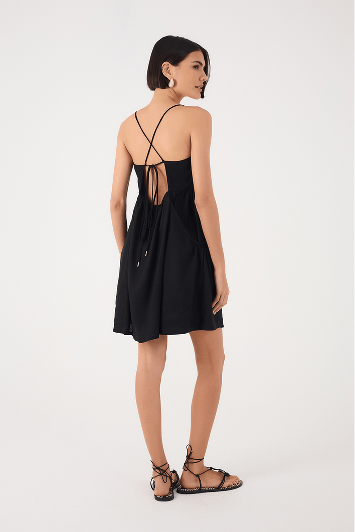 Vestido Curto Linho Bolsos Laterais