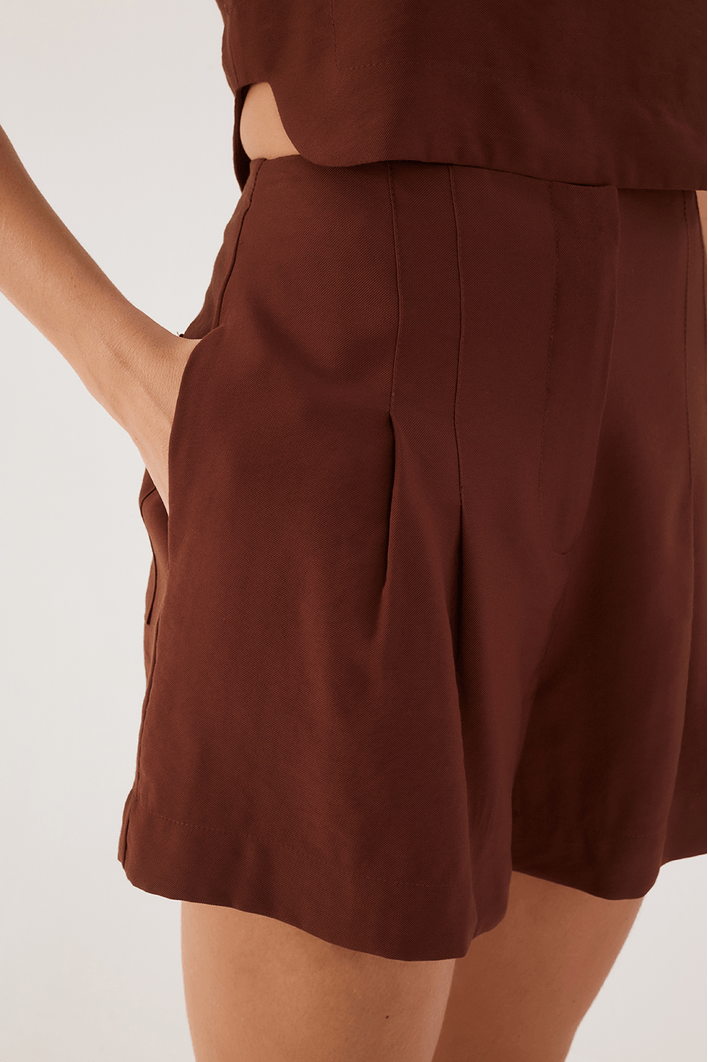 Short Alfaiataria Pregas