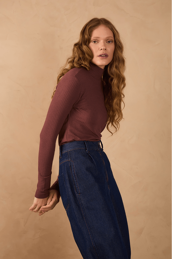 Blusa Básica Gola Alta