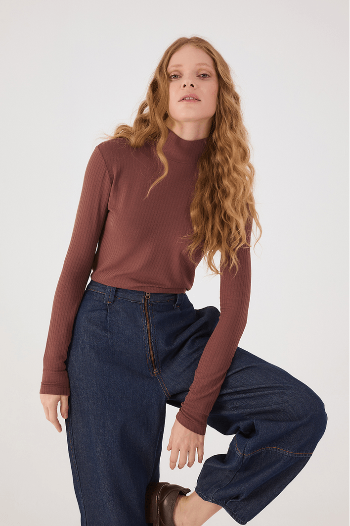 Blusa Básica Gola Alta