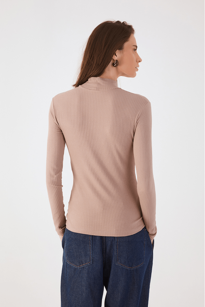 Blusa Básica Gola Alta