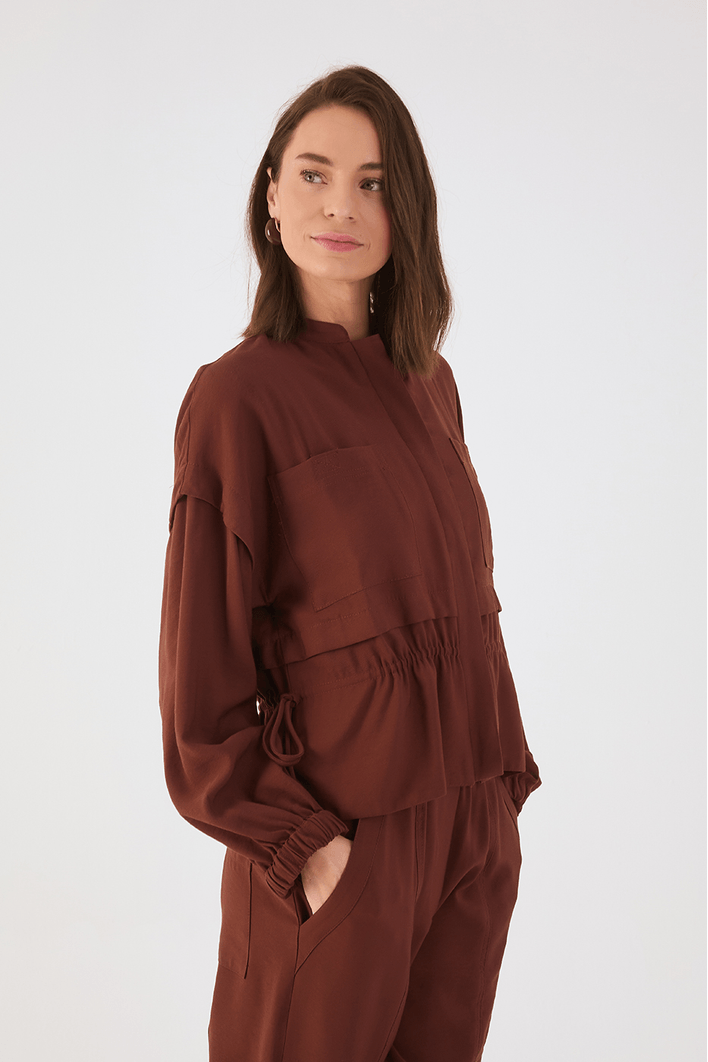 Parka Com Sobreposição