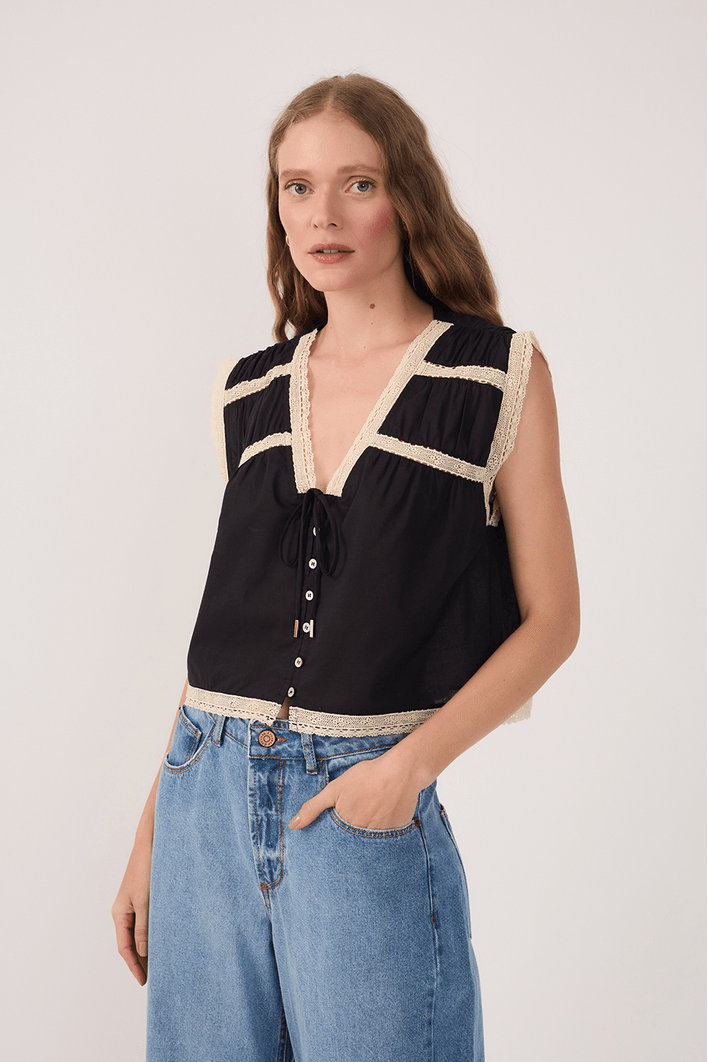 Blusa Voil Entremeio