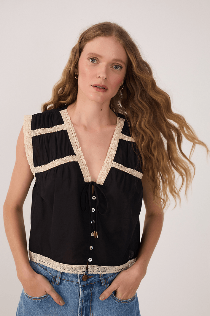 Blusa Voil Entremeio