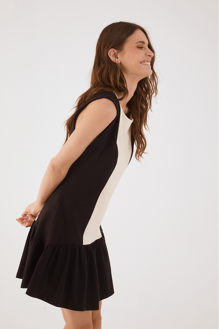 Vestido Recortes