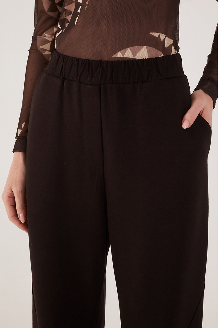 Calça Com Nervuras