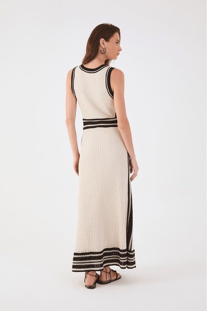 Vestido Tricot Detalhe Listras