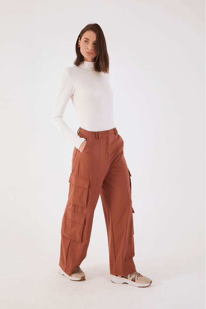 Calça Alfaiataria Bolso Cargo