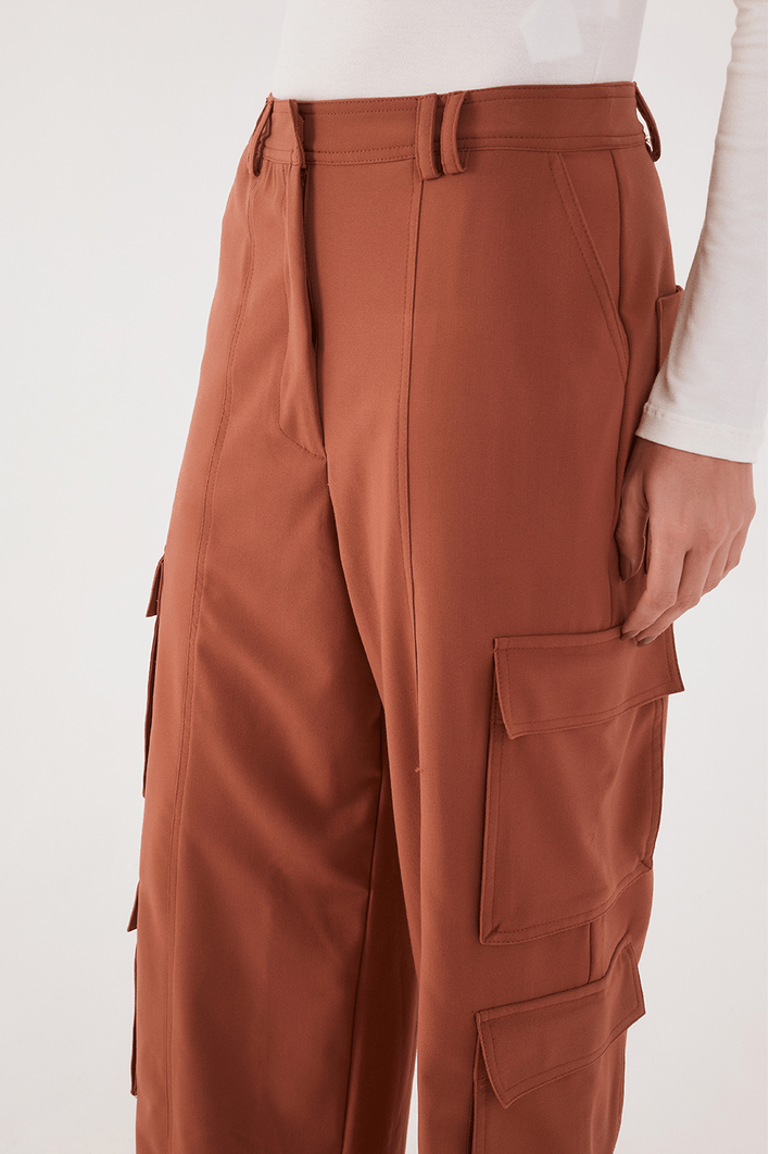 Calça Alfaiataria Bolso Cargo