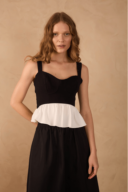 Blusa Busto Estruturado Peplum
