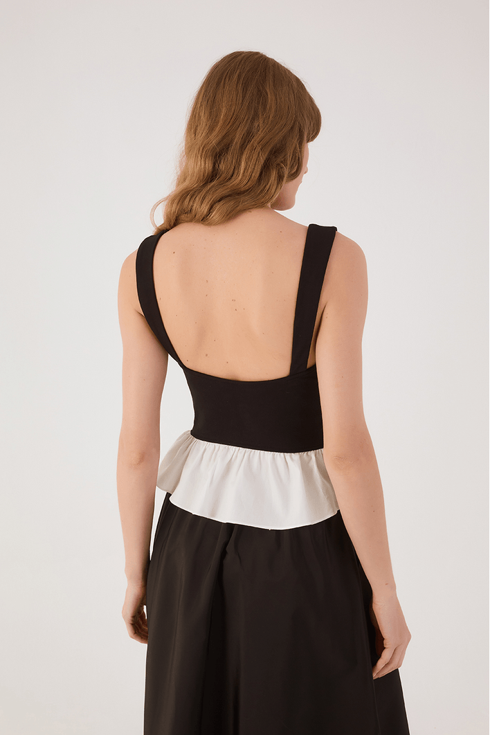 Blusa Busto Estruturado Peplum