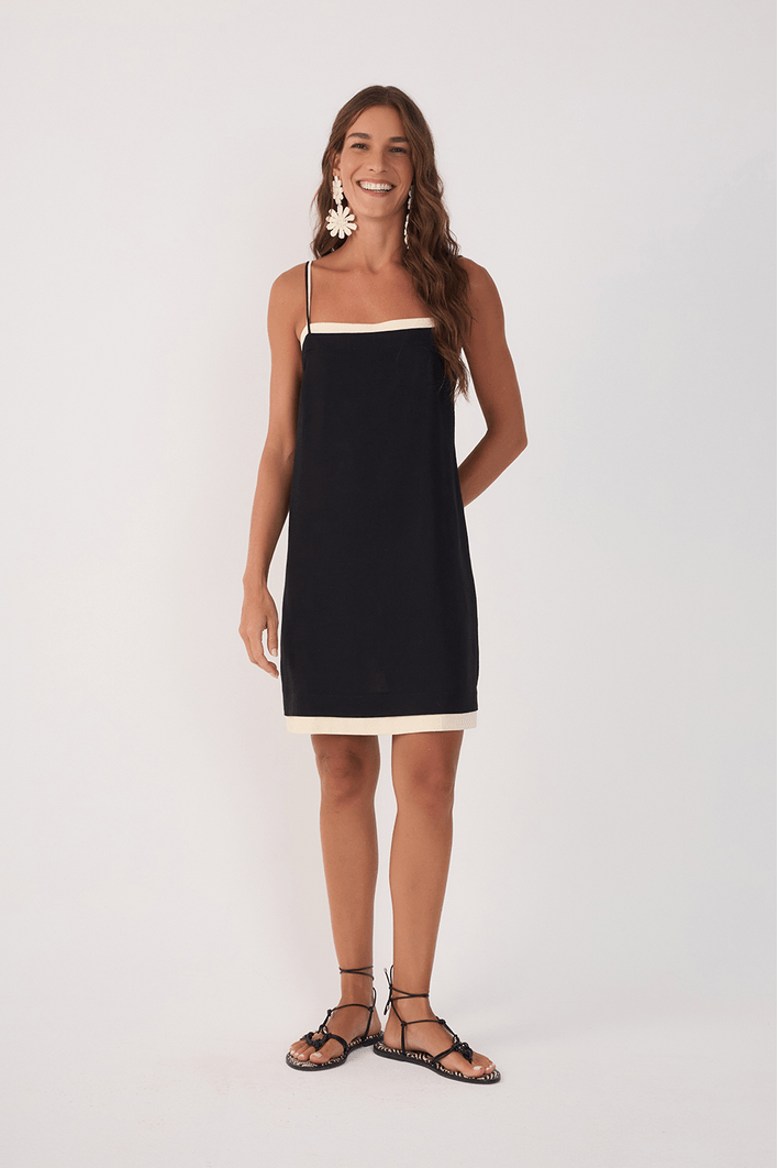 Vestido Curto Linho Sobreposto