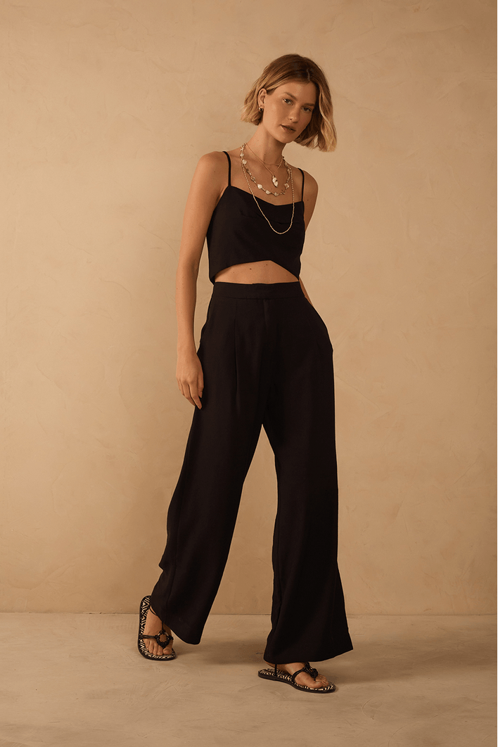 Calça Pregas Bolso Com Lapela