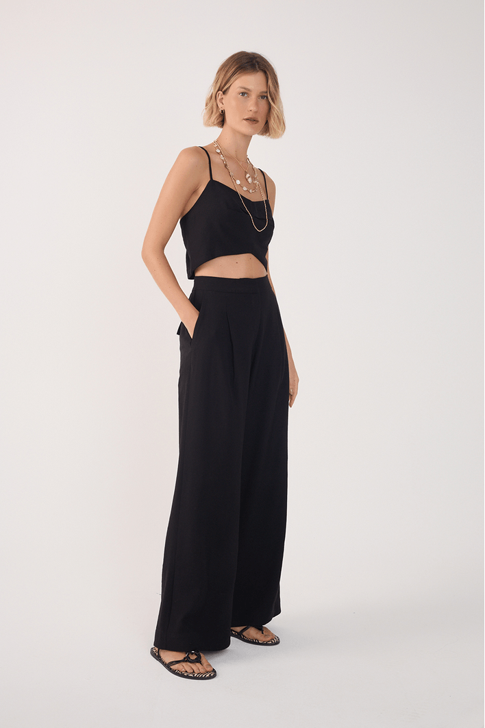 Calça Pregas Bolso Com Lapela