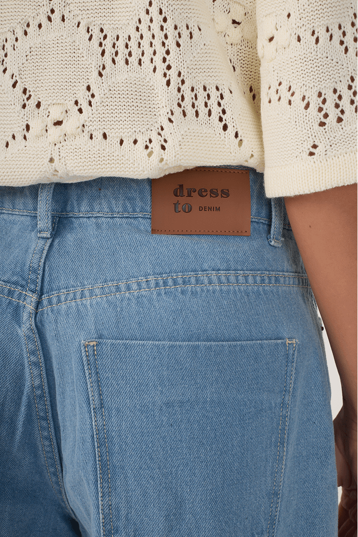 Short Jeans Básico Médio