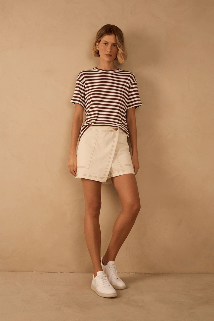 Short Saia Sarja Pespontos Botão