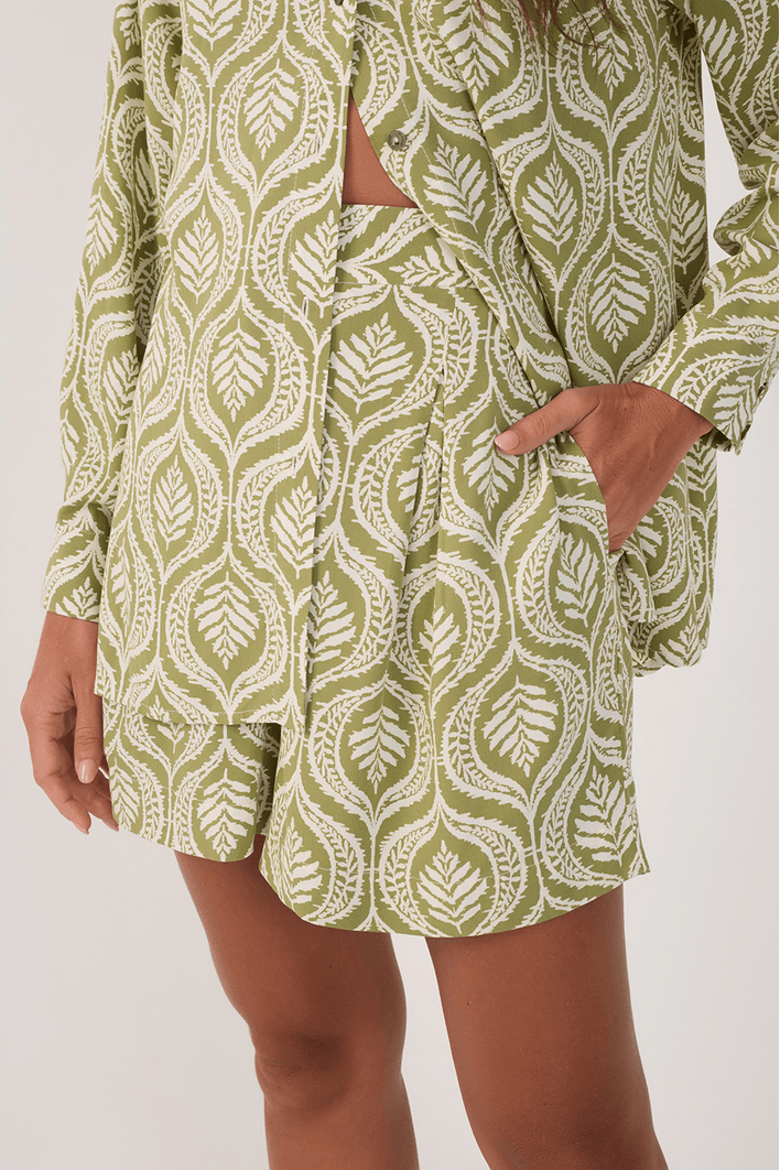 Short Crepe Estampa Jardim