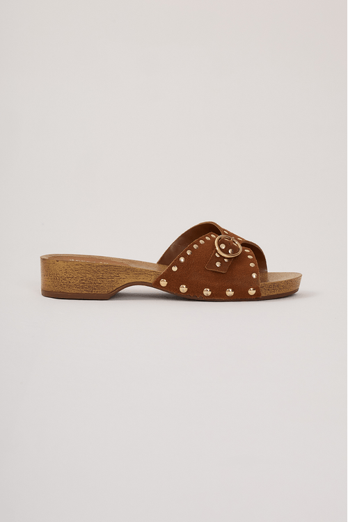 Sandália Clog Rebites
