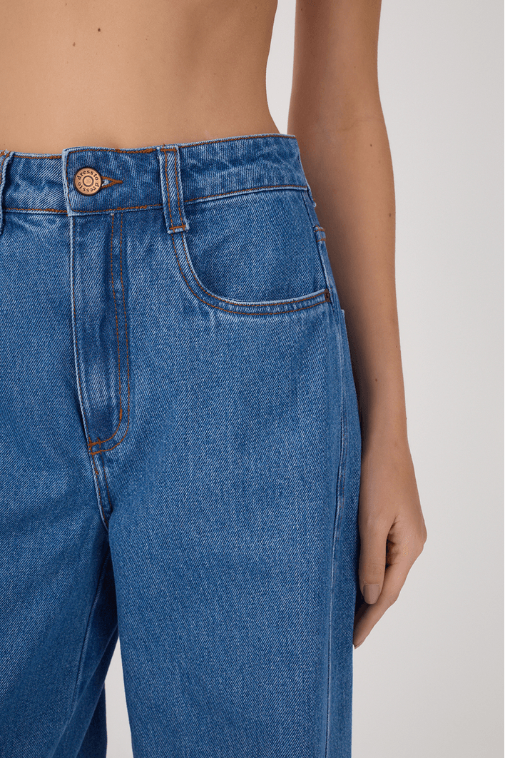 Calça Jeans Costura Deslocada