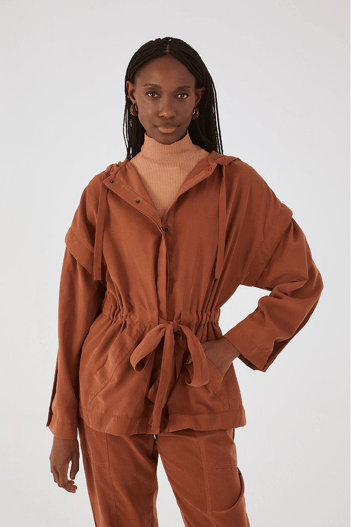 Parka Com Faixa Cintura