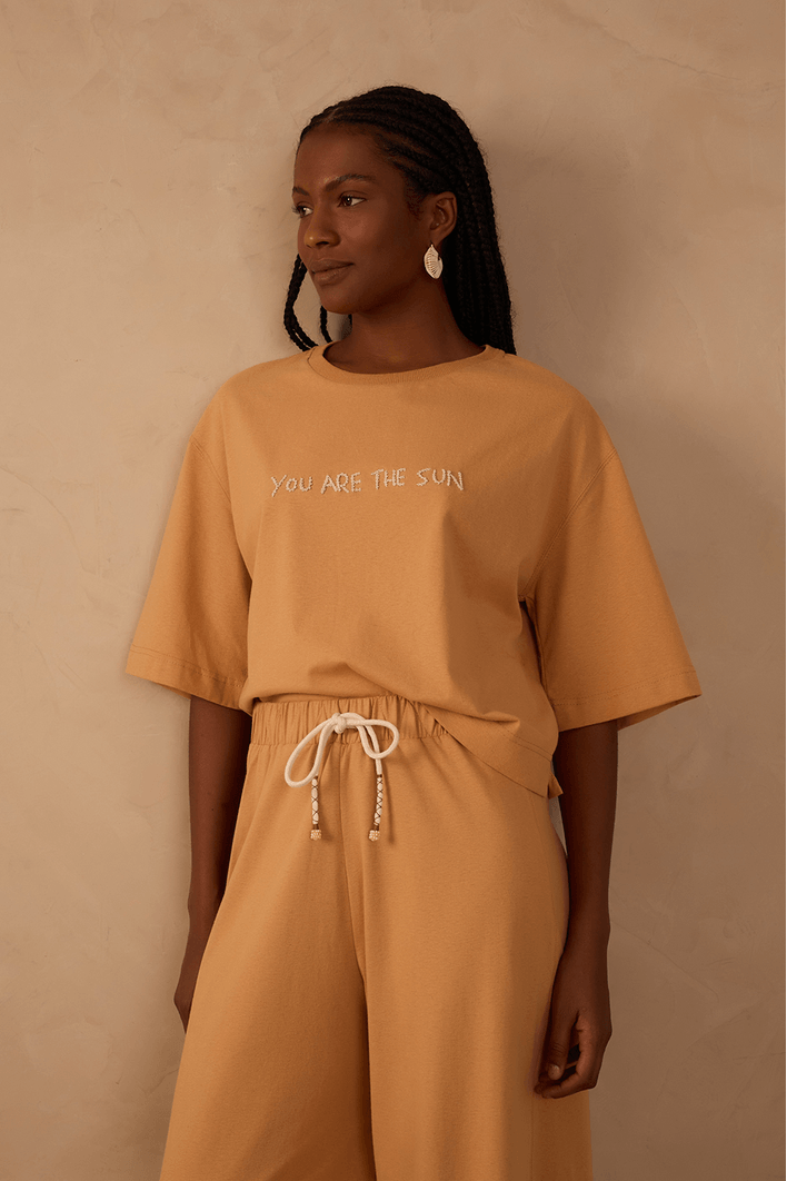 Blusa Básica Com Bordado