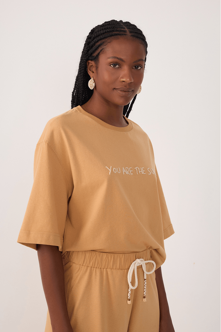 Blusa Básica Com Bordado