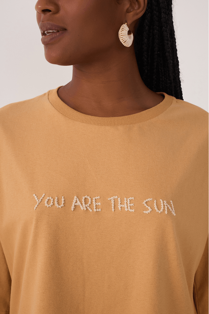 Blusa Básica Com Bordado