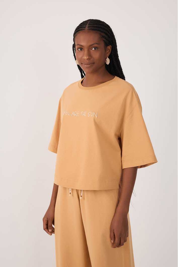 Blusa Básica Com Bordado