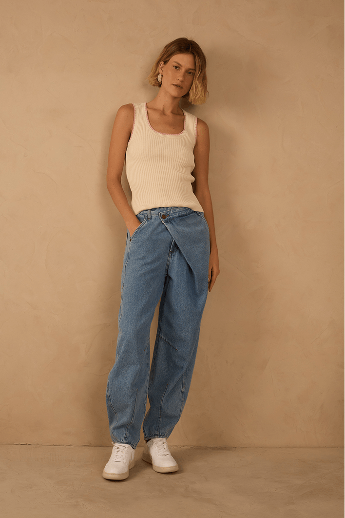 Calça Jeans Barrel Transpassada