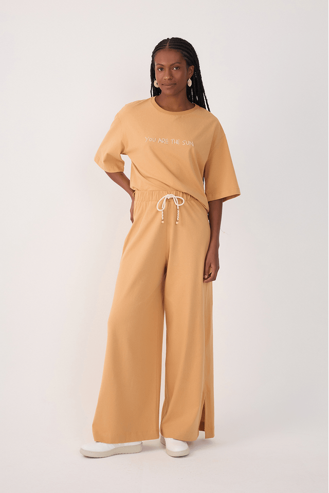 Calça Com Cadarço