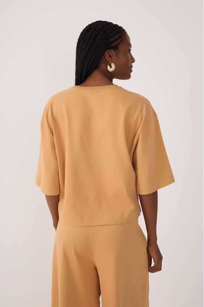 Blusa Básica Com Bordado