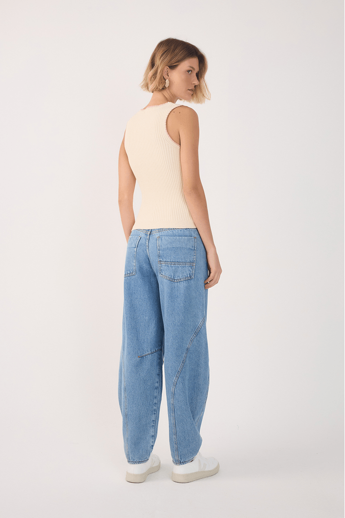 Calça Jeans Barrel Transpassada