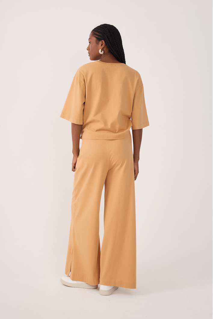 Calça Com Cadarço