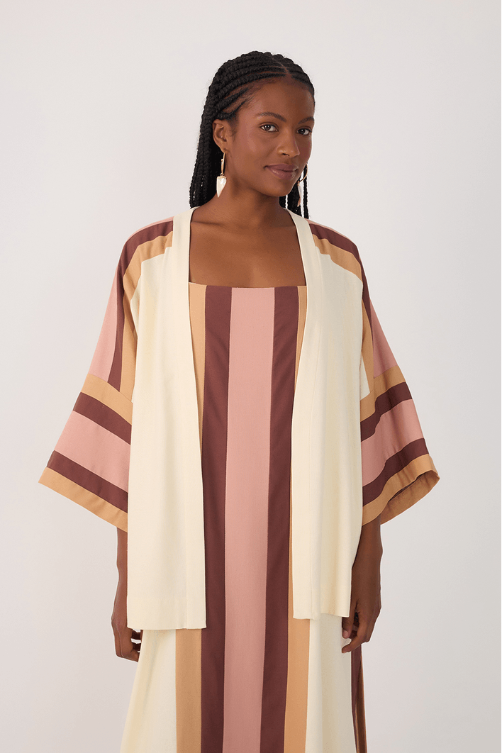 Kimono Linho Recortes Bordados