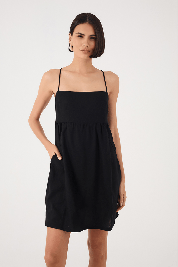 Vestido Curto Linho Bolsos Laterais