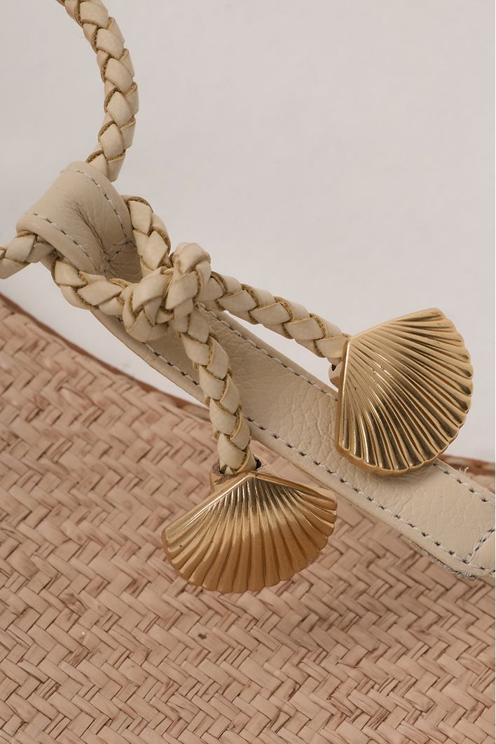 Sandália Rasteira Conchas