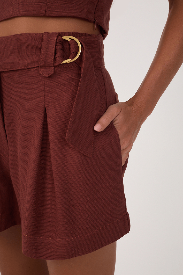 Short Alfaiataria Cos Fivelas
