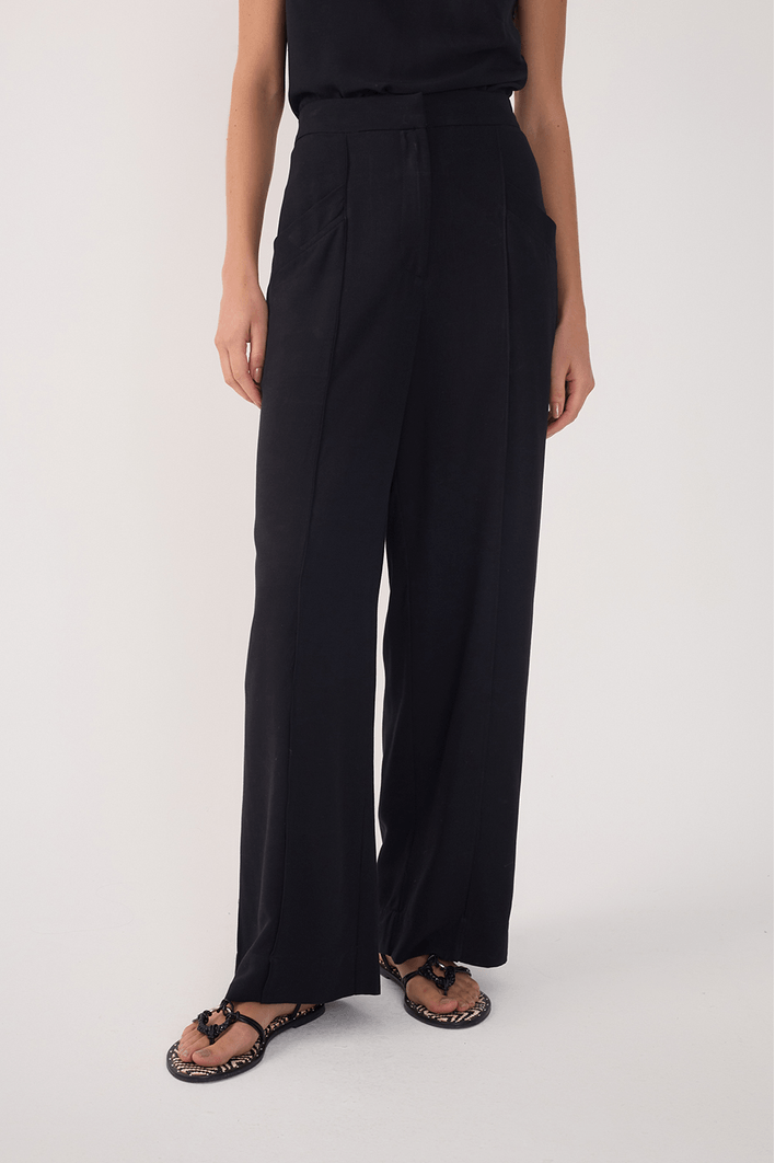 Calça Bolso Deslocado