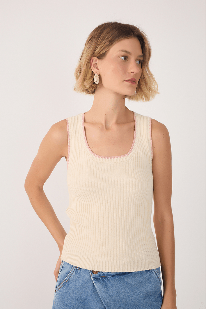 Blusa Tricot Decote Bordado