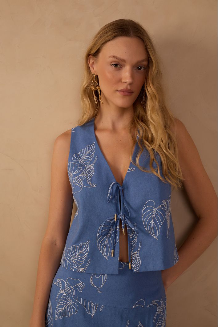 Blusa Linho Bordado Copo de Leite