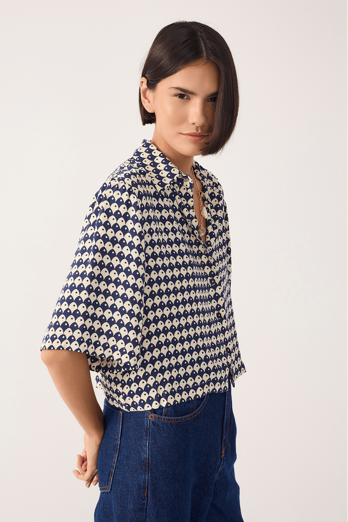 Camisa Cropped Estampa Escama Azul