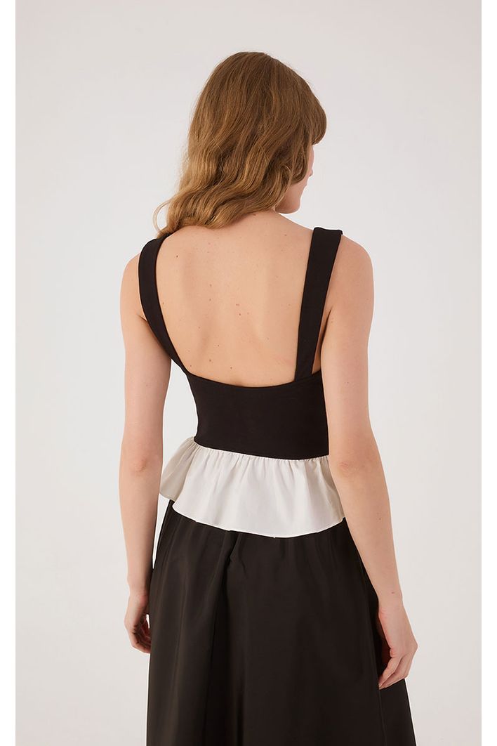 Blusa Busto Estruturado Peplum