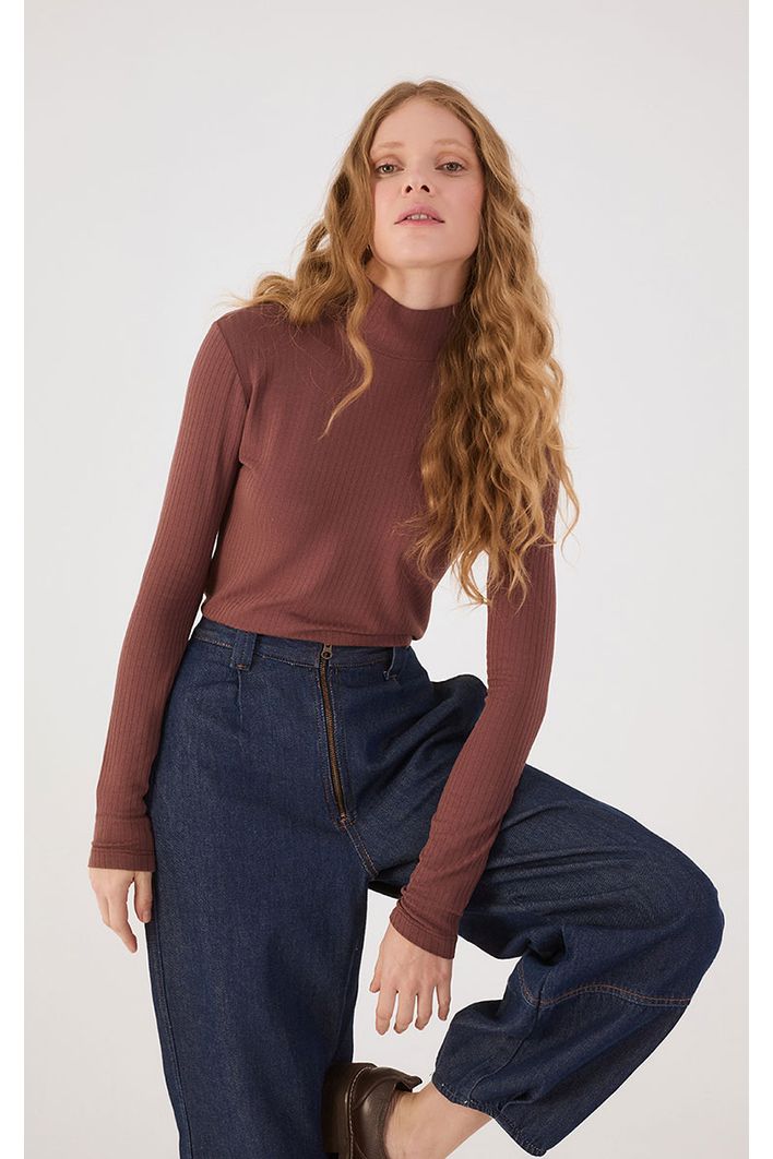 Blusa Básica Gola Alta