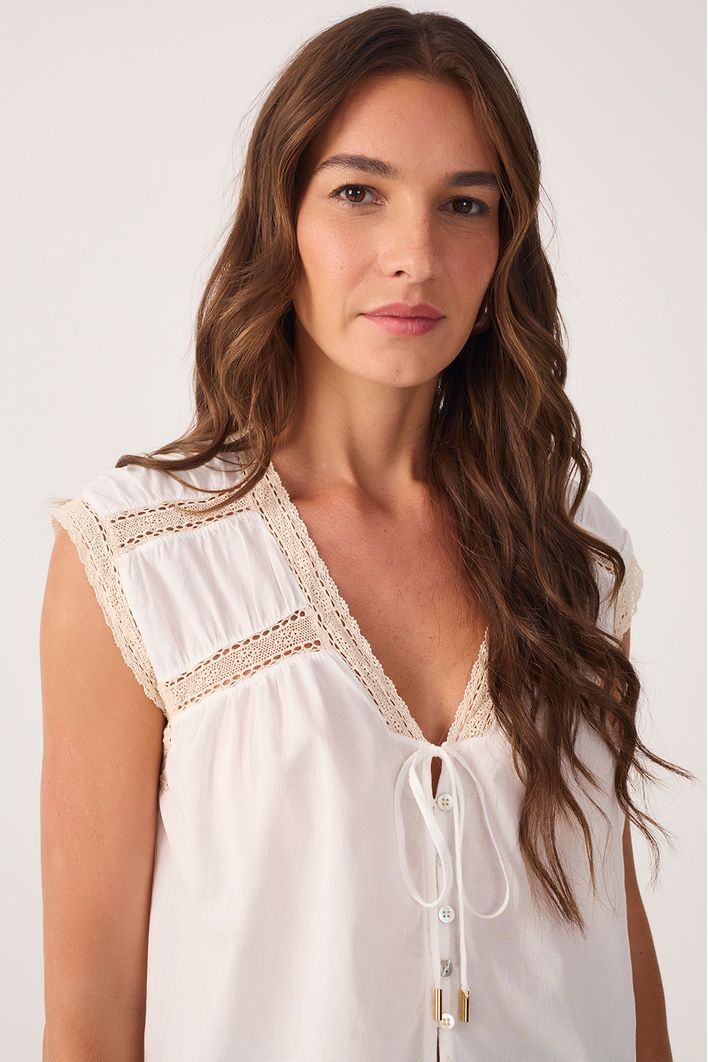 Blusa Voil Entremeio