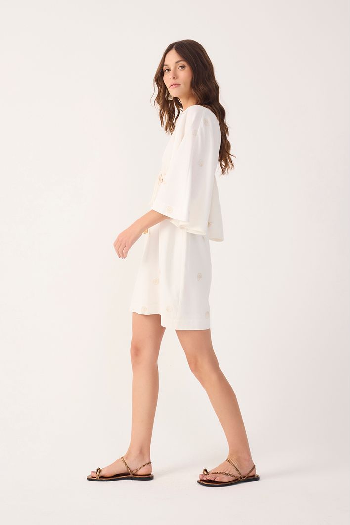 Vestido Curto Linho Bordado Lurex