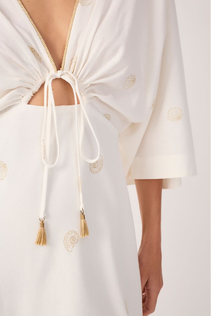 Vestido Curto Linho Bordado Lurex