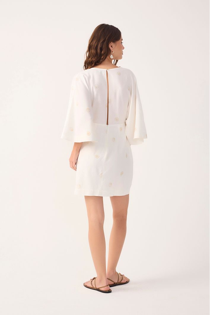 Vestido Curto Linho Bordado Lurex