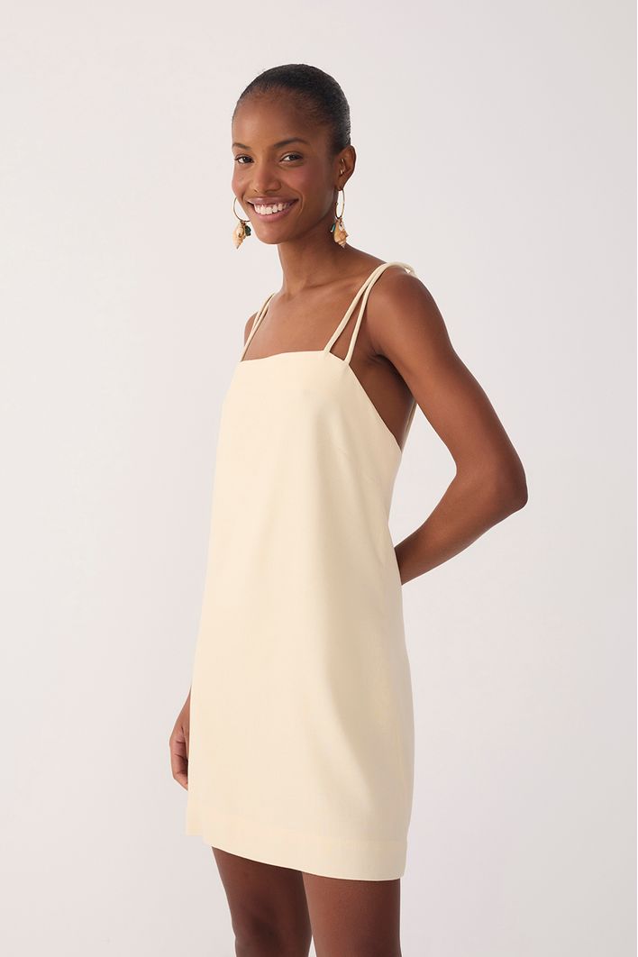 Vestido Curto Detalhe Alça