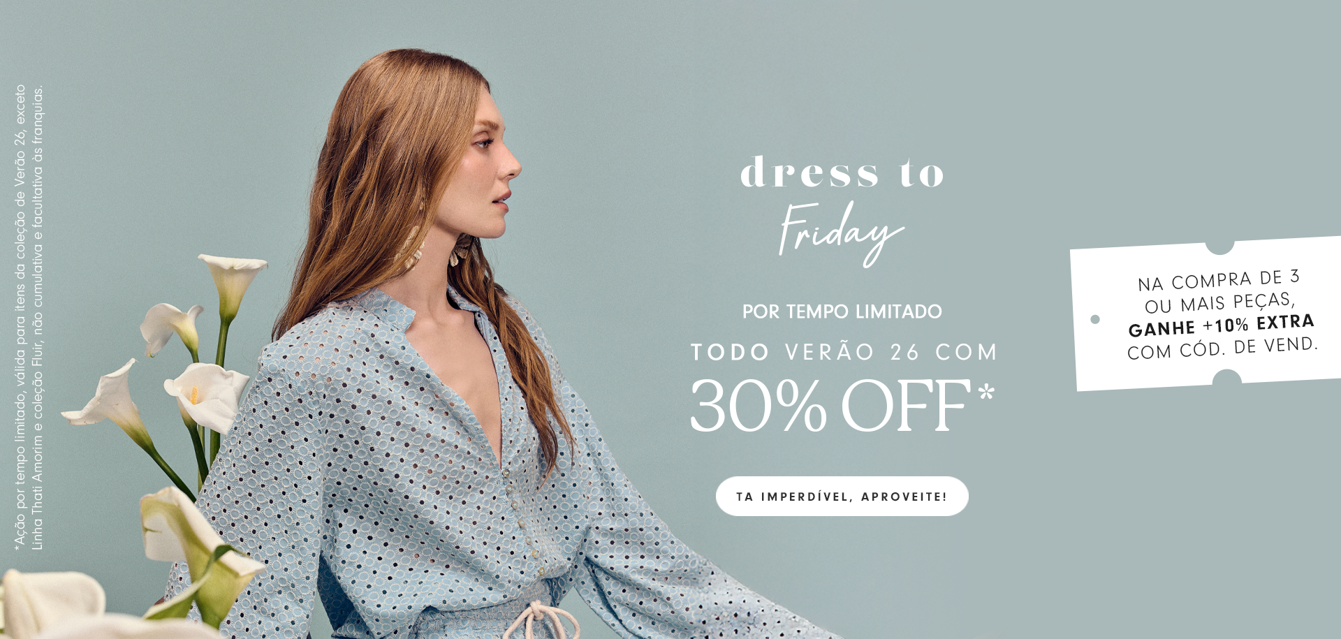 Mulher usando vestido longo estampado com flores vermelhas e amarelas, ao lado do texto que anuncia promoção progressiva de verão da Dress To com até 40% de desconto, em tons alaranjados